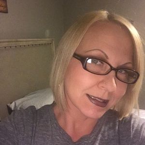 Meet your Posher, Joni